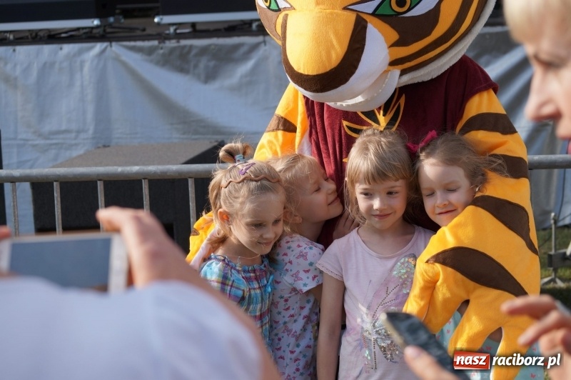 Zdjęcie w galerii na portalu naszraciborz.pl: Trzy dni koncertów, występów i atrakcji. Ruszyła wielka majówka w Nędzy  wiadomości z regionu