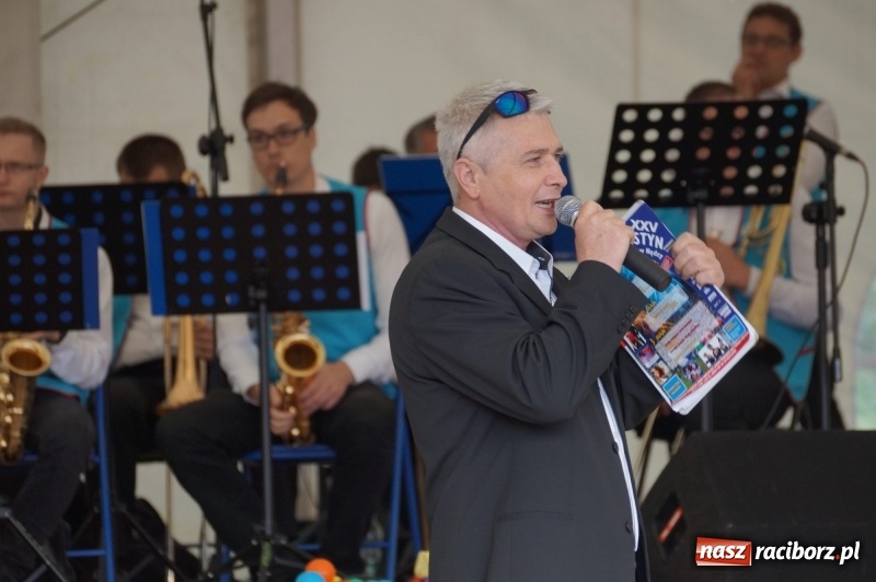 Zdjęcie w galerii na portalu naszraciborz.pl: Trzy dni koncertów, występów i atrakcji. Ruszyła wielka majówka w Nędzy  wiadomości z regionu