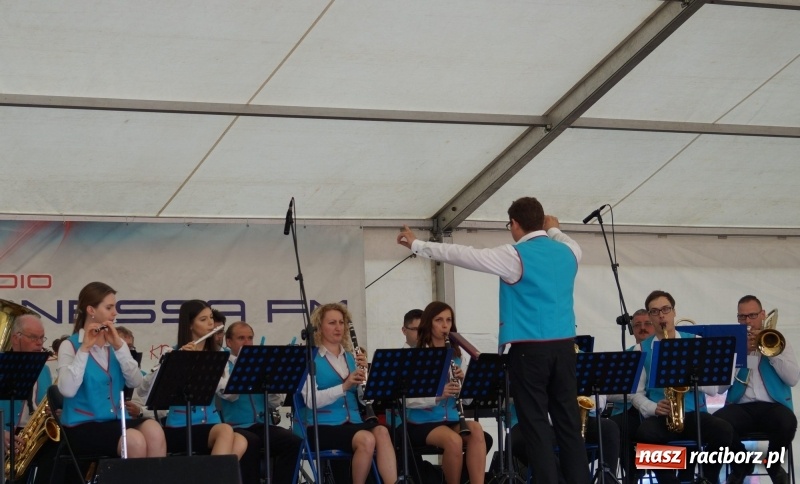 Zdjęcie w galerii na portalu naszraciborz.pl: Trzy dni koncertów, występów i atrakcji. Ruszyła wielka majówka w Nędzy  wiadomości z regionu