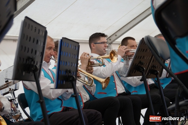 Zdjęcie w galerii na portalu naszraciborz.pl: Trzy dni koncertów, występów i atrakcji. Ruszyła wielka majówka w Nędzy  wiadomości z regionu