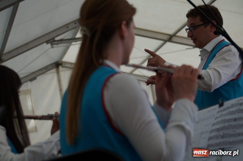 Zdjęcie w galerii na portalu naszraciborz.pl: Trzy dni koncertów, występów i atrakcji. Ruszyła wielka majówka w Nędzy  wiadomości z regionu