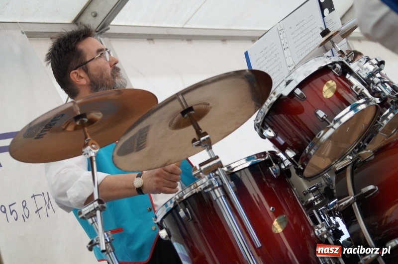 Zdjęcie w galerii na portalu naszraciborz.pl: Trzy dni koncertów, występów i atrakcji. Ruszyła wielka majówka w Nędzy  wiadomości z regionu