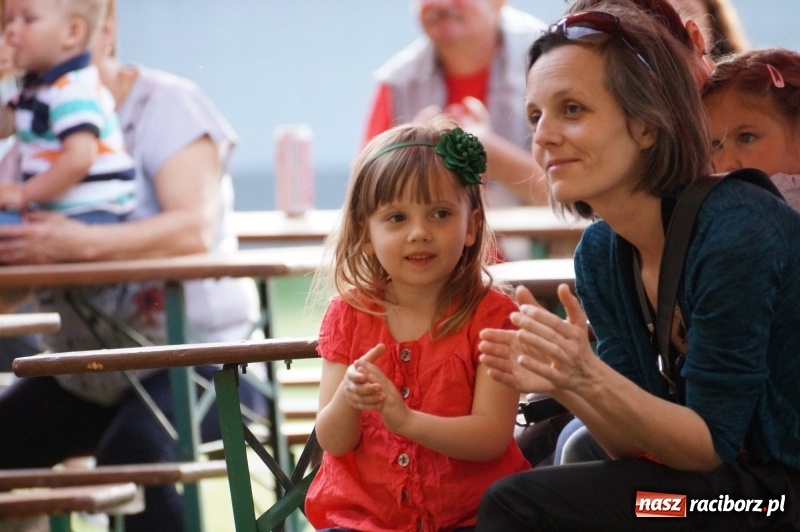 Zdjęcie w galerii na portalu naszraciborz.pl: Trzy dni koncertów, występów i atrakcji. Ruszyła wielka majówka w Nędzy  wiadomości z regionu