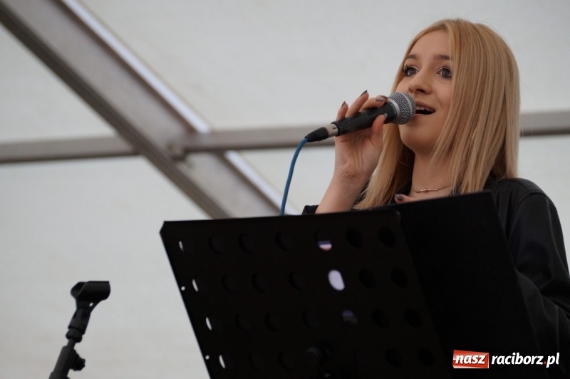 Zdjęcie w galerii na portalu naszraciborz.pl: Trzy dni koncertów, występów i atrakcji. Ruszyła wielka majówka w Nędzy  wiadomości z regionu