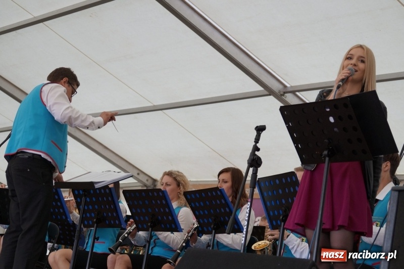 Zdjęcie w galerii na portalu naszraciborz.pl: Trzy dni koncertów, występów i atrakcji. Ruszyła wielka majówka w Nędzy  wiadomości z regionu