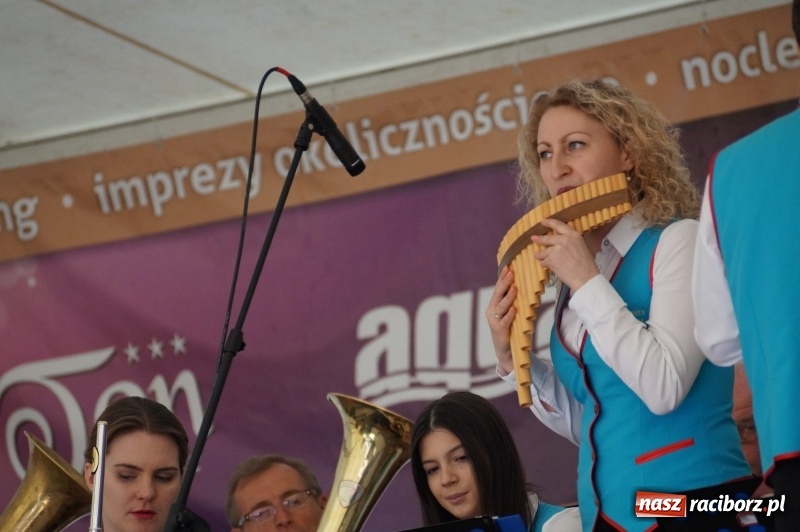 Zdjęcie w galerii na portalu naszraciborz.pl: Trzy dni koncertów, występów i atrakcji. Ruszyła wielka majówka w Nędzy  wiadomości z regionu