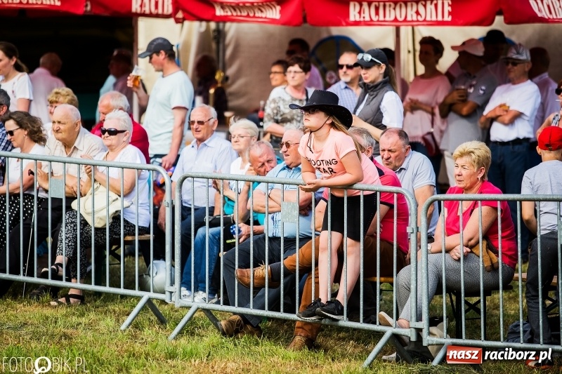 Zdjęcie w galerii na portalu naszraciborz.pl: Pierwszy dzień majówki w Kornicach za nami wiadomości z regionu