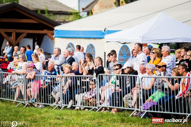 Zdjęcie w galerii na portalu naszraciborz.pl: Pierwszy dzień majówki w Kornicach za nami wiadomości z regionu