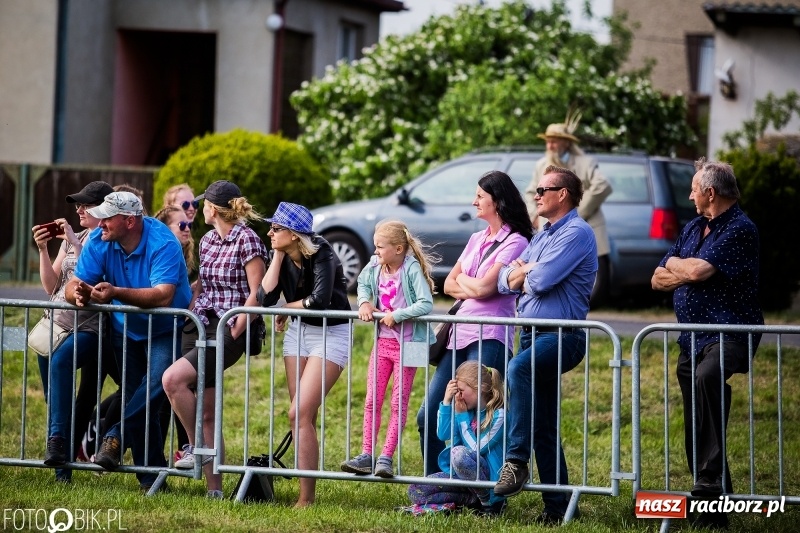 Zdjęcie w galerii na portalu naszraciborz.pl: Pierwszy dzień majówki w Kornicach za nami wiadomości z regionu