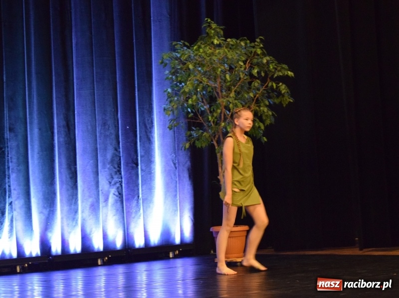 Zdjęcie w galerii na portalu naszraciborz.pl: I Ogólnopolski Festiwal Małych Form Tanecznych w Kuźni za nami wiadomości z regionu