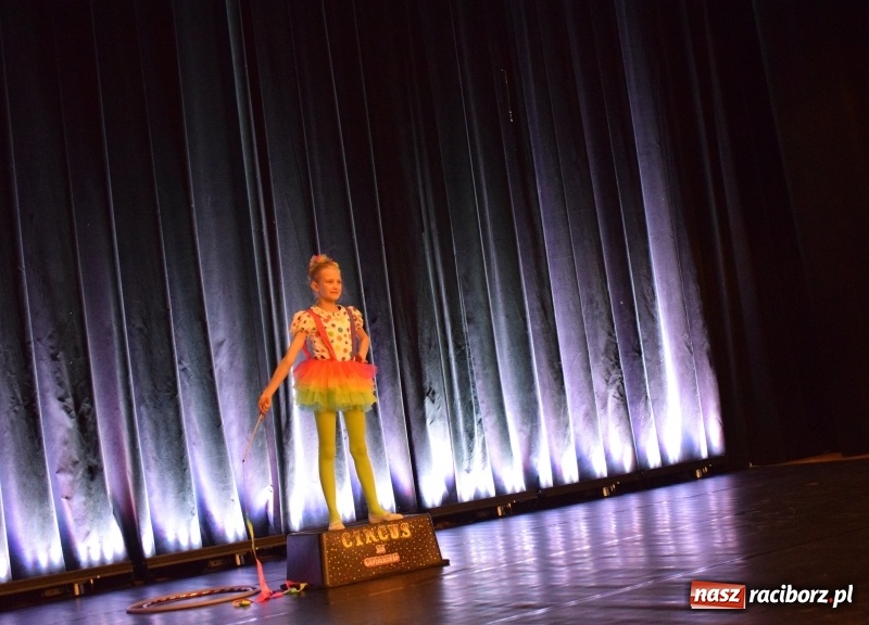 Zdjęcie w galerii na portalu naszraciborz.pl: I Ogólnopolski Festiwal Małych Form Tanecznych w Kuźni za nami wiadomości z regionu