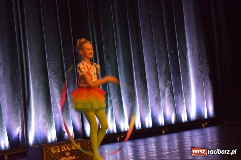 Zdjęcie w galerii na portalu naszraciborz.pl: I Ogólnopolski Festiwal Małych Form Tanecznych w Kuźni za nami wiadomości z regionu