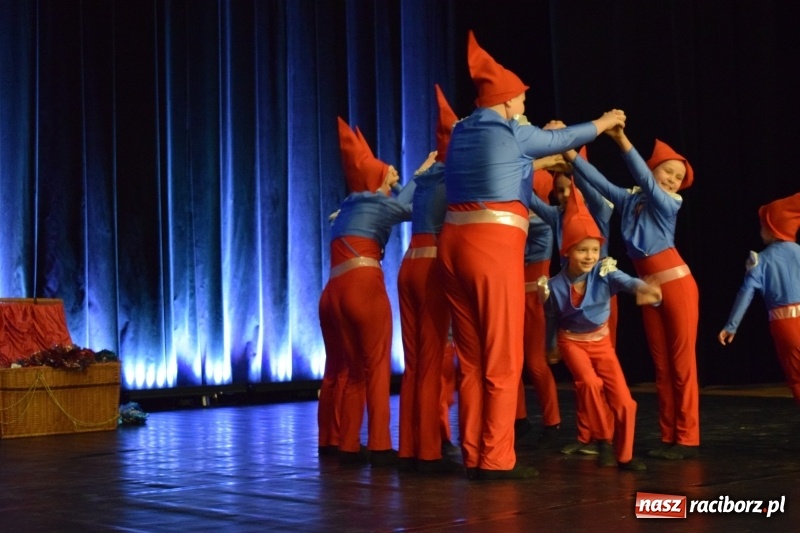 Zdjęcie w galerii na portalu naszraciborz.pl: I Ogólnopolski Festiwal Małych Form Tanecznych w Kuźni za nami wiadomości z regionu