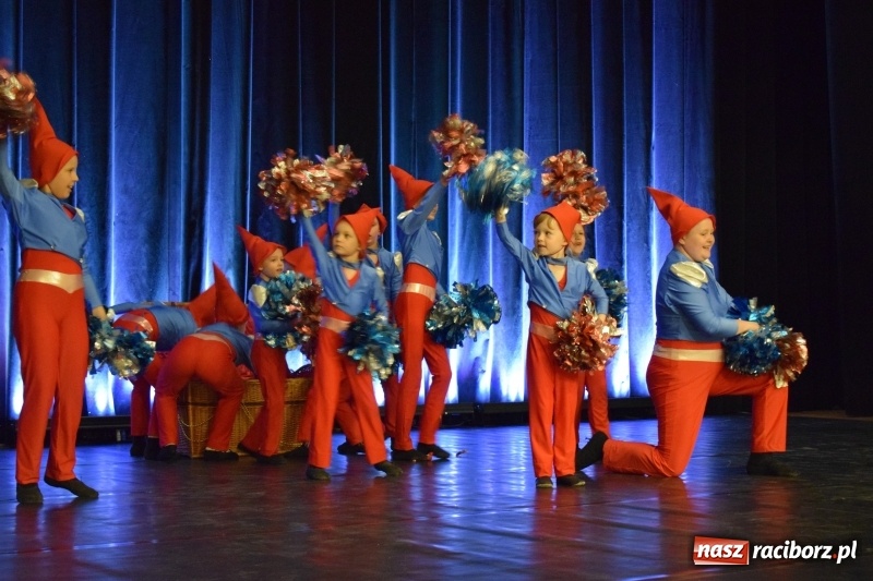 Zdjęcie w galerii na portalu naszraciborz.pl: I Ogólnopolski Festiwal Małych Form Tanecznych w Kuźni za nami wiadomości z regionu