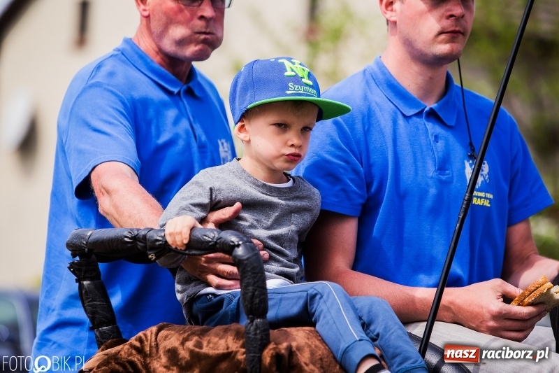 Zdjęcie w galerii na portalu naszraciborz.pl: Konny korowód podczas drugiego dnia majówki w Kornicach wiadomości z regionu