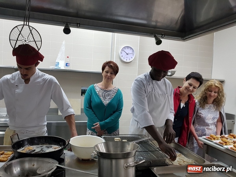 Zdjęcie w galerii na portalu naszraciborz.pl: Nauczyciele kształcenia zawodowego z CKZiU nr 1 na szkoleniu w Hiszpanii  wiadomości z regionu