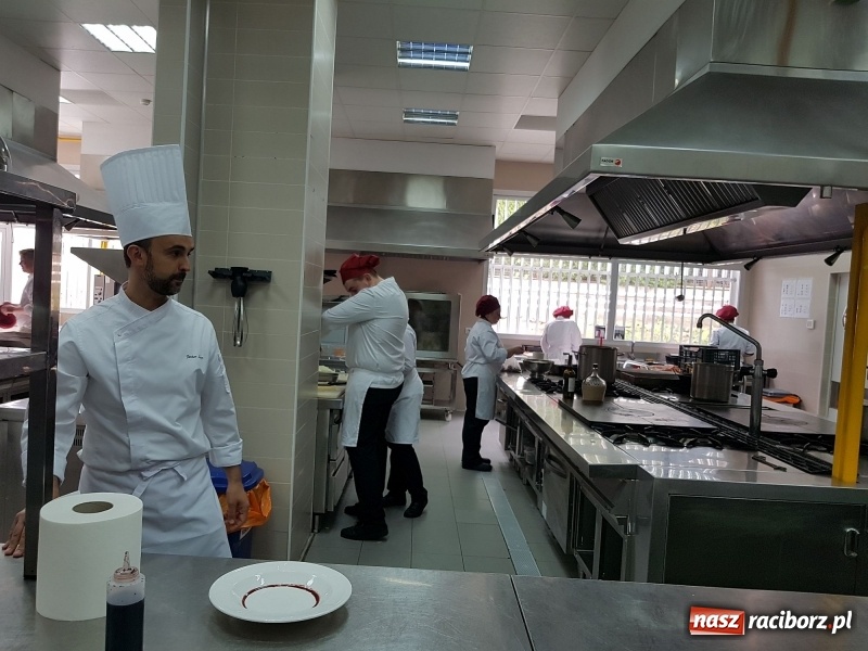 Zdjęcie w galerii na portalu naszraciborz.pl: Nauczyciele kształcenia zawodowego z CKZiU nr 1 na szkoleniu w Hiszpanii  wiadomości z regionu