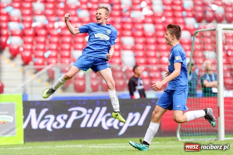 Zdjęcie w galerii na portalu naszraciborz.pl: Znamy triumfatorów XVIII edycji turnieju Z Podwórka na Stadion o Puchar Tymbarku wiadomości z regionu