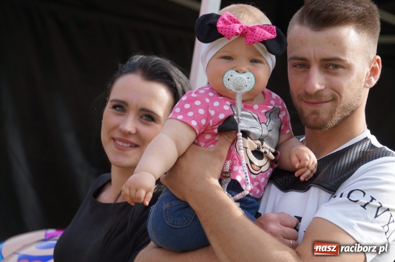 Zdjęcie w galerii na portalu naszraciborz.pl: Młode talenty pokazały się na majówkowej scenie w Nędzy  wiadomości z regionu