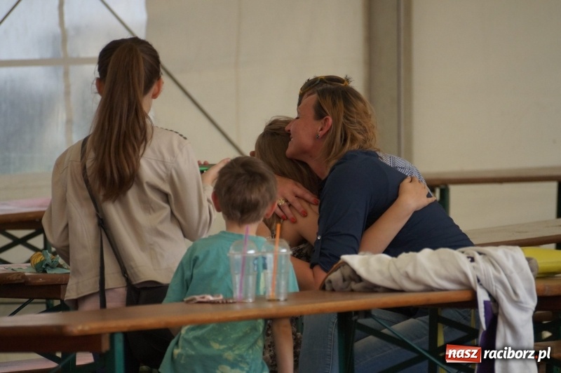 Zdjęcie w galerii na portalu naszraciborz.pl: Młode talenty pokazały się na majówkowej scenie w Nędzy  wiadomości z regionu