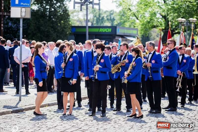 Zdjęcie w galerii na portalu naszraciborz.pl: Racibórz świętuje rocznicę uchwalenia Konstytucji 3 Maja  wiadomości z regionu