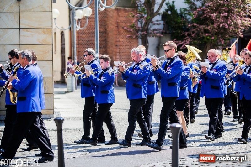 Zdjęcie w galerii na portalu naszraciborz.pl: Racibórz świętuje rocznicę uchwalenia Konstytucji 3 Maja  wiadomości z regionu