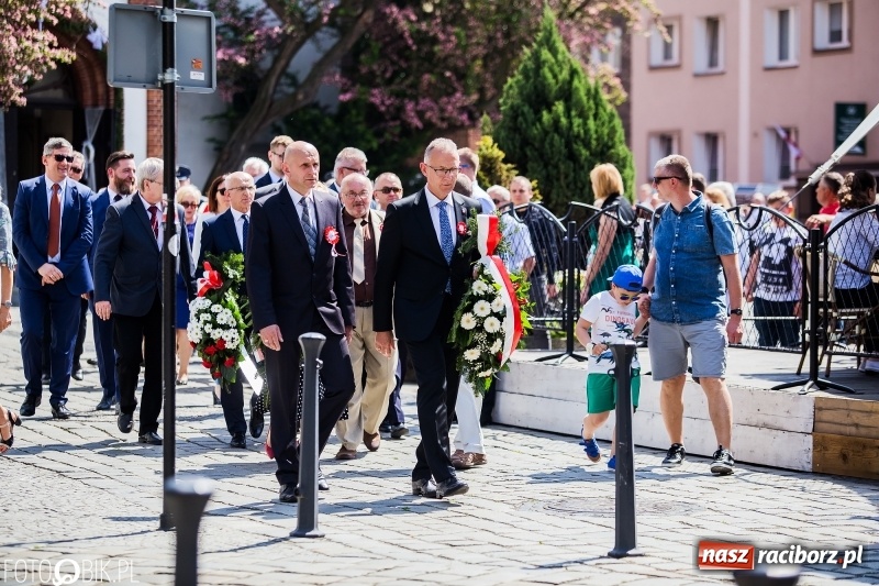 Zdjęcie w galerii na portalu naszraciborz.pl: Racibórz świętuje rocznicę uchwalenia Konstytucji 3 Maja  wiadomości z regionu