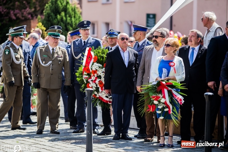 Zdjęcie w galerii na portalu naszraciborz.pl: Racibórz świętuje rocznicę uchwalenia Konstytucji 3 Maja  wiadomości z regionu
