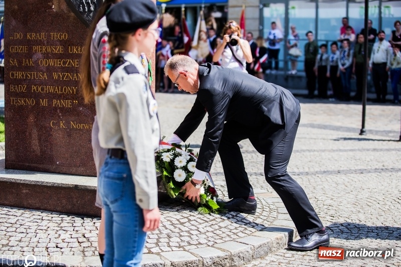 Zdjęcie w galerii na portalu naszraciborz.pl: Racibórz świętuje rocznicę uchwalenia Konstytucji 3 Maja  wiadomości z regionu