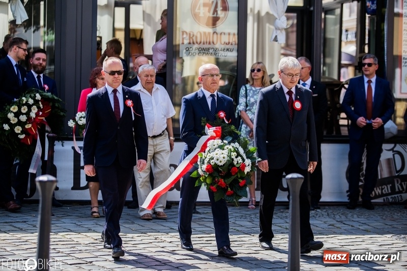 Zdjęcie w galerii na portalu naszraciborz.pl: Racibórz świętuje rocznicę uchwalenia Konstytucji 3 Maja  wiadomości z regionu