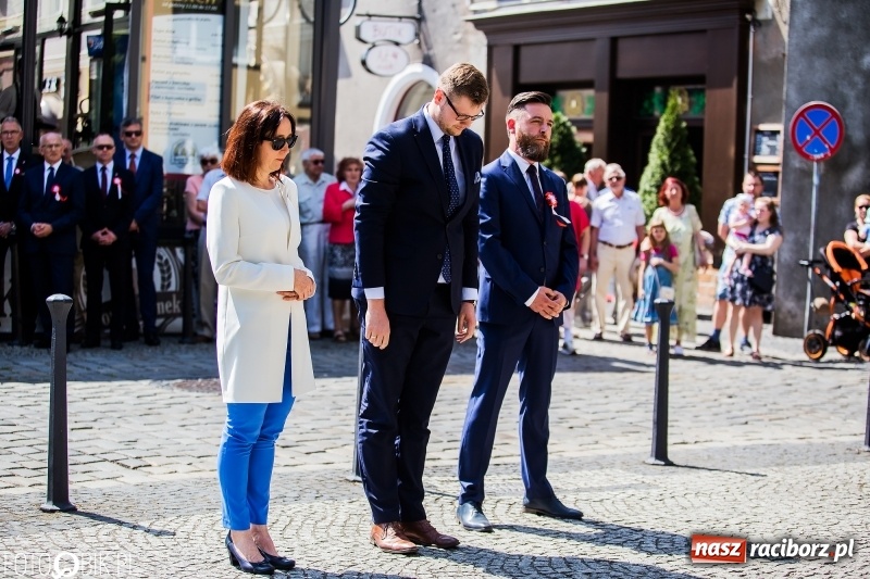 Zdjęcie w galerii na portalu naszraciborz.pl: Racibórz świętuje rocznicę uchwalenia Konstytucji 3 Maja  wiadomości z regionu