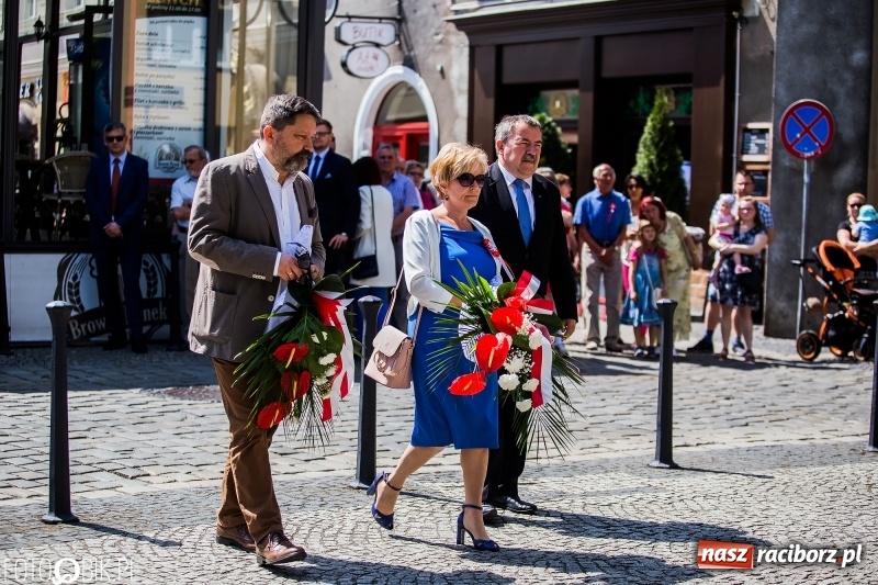 Zdjęcie w galerii na portalu naszraciborz.pl: Racibórz świętuje rocznicę uchwalenia Konstytucji 3 Maja  wiadomości z regionu