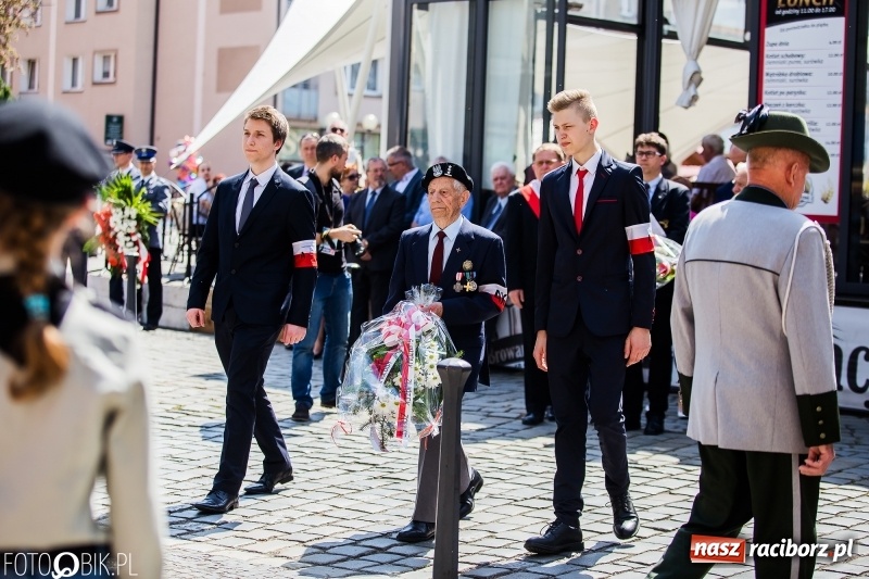 Zdjęcie w galerii na portalu naszraciborz.pl: Racibórz świętuje rocznicę uchwalenia Konstytucji 3 Maja  wiadomości z regionu