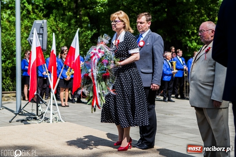 Zdjęcie w galerii na portalu naszraciborz.pl: Racibórz świętuje rocznicę uchwalenia Konstytucji 3 Maja  wiadomości z regionu