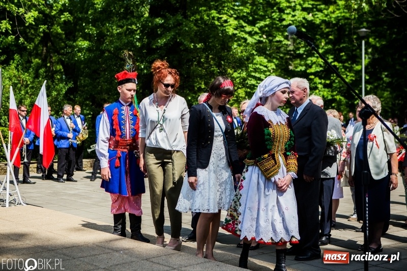 Zdjęcie w galerii na portalu naszraciborz.pl: Racibórz świętuje rocznicę uchwalenia Konstytucji 3 Maja  wiadomości z regionu