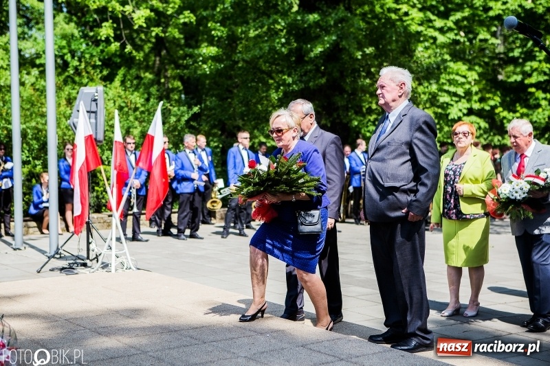 Zdjęcie w galerii na portalu naszraciborz.pl: Racibórz świętuje rocznicę uchwalenia Konstytucji 3 Maja  wiadomości z regionu