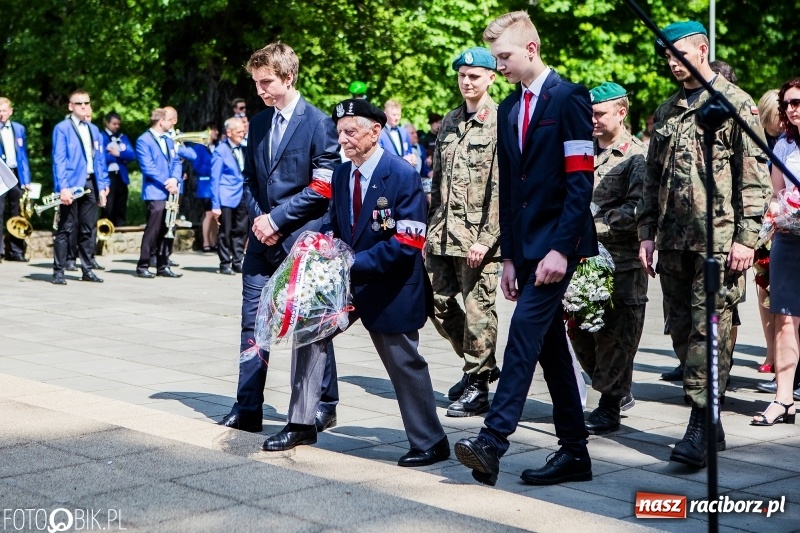 Zdjęcie w galerii na portalu naszraciborz.pl: Racibórz świętuje rocznicę uchwalenia Konstytucji 3 Maja  wiadomości z regionu
