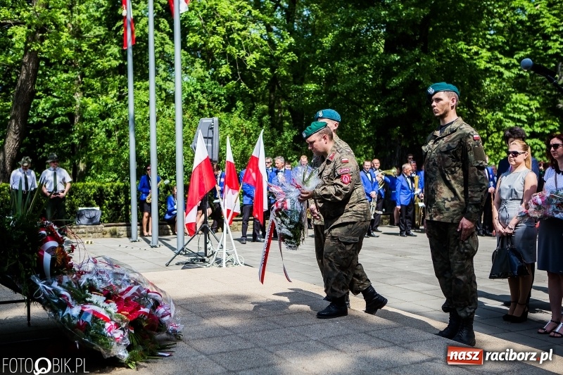 Zdjęcie w galerii na portalu naszraciborz.pl: Racibórz świętuje rocznicę uchwalenia Konstytucji 3 Maja  wiadomości z regionu