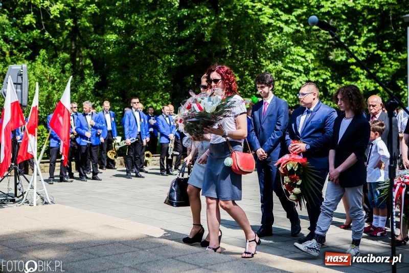 Zdjęcie w galerii na portalu naszraciborz.pl: Racibórz świętuje rocznicę uchwalenia Konstytucji 3 Maja  wiadomości z regionu