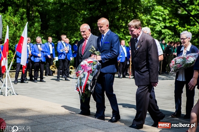 Zdjęcie w galerii na portalu naszraciborz.pl: Racibórz świętuje rocznicę uchwalenia Konstytucji 3 Maja  wiadomości z regionu