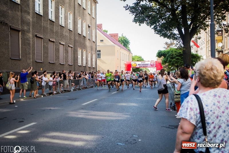 Zdjęcie w galerii na portalu naszraciborz.pl: Raciborski Bieg Bez Granic - dystans 10 kilometrów FOTOREPORTAŻ wiadomości z regionu