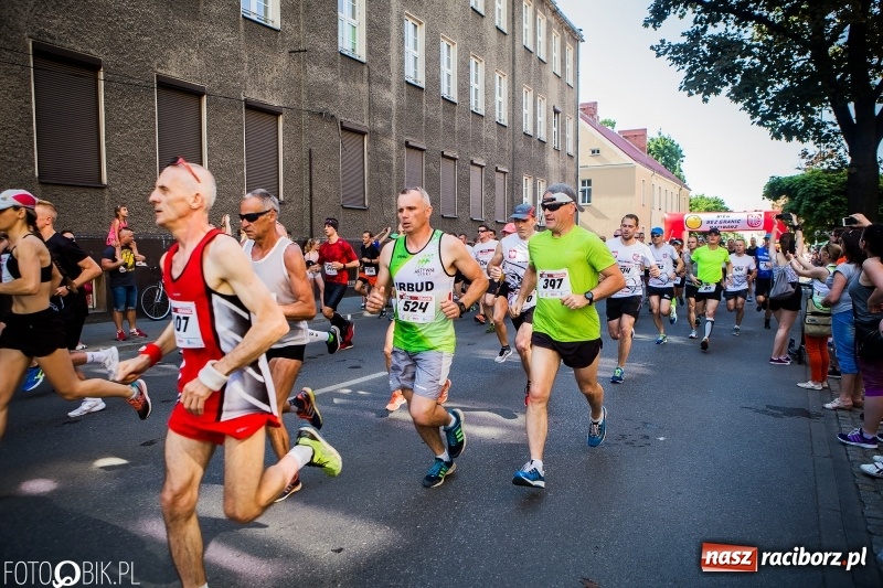 Zdjęcie w galerii na portalu naszraciborz.pl: Raciborski Bieg Bez Granic - dystans 10 kilometrów FOTOREPORTAŻ wiadomości z regionu