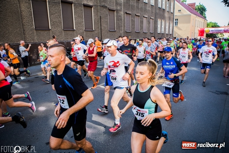 Zdjęcie w galerii na portalu naszraciborz.pl: Raciborski Bieg Bez Granic - dystans 10 kilometrów FOTOREPORTAŻ wiadomości z regionu