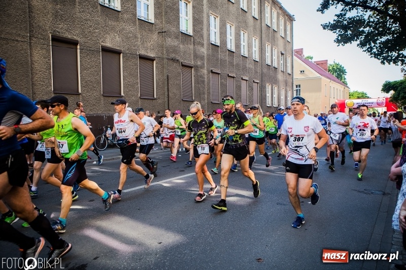 Zdjęcie w galerii na portalu naszraciborz.pl: Raciborski Bieg Bez Granic - dystans 10 kilometrów FOTOREPORTAŻ wiadomości z regionu