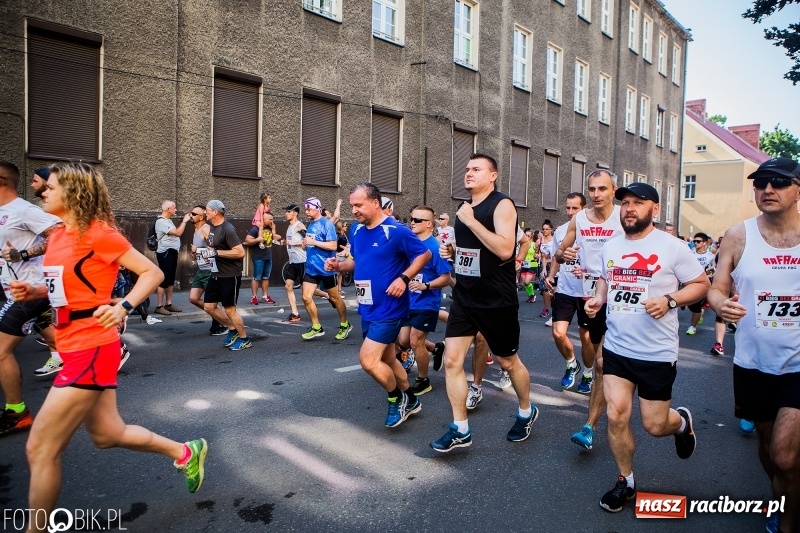 Zdjęcie w galerii na portalu naszraciborz.pl: Raciborski Bieg Bez Granic - dystans 10 kilometrów FOTOREPORTAŻ wiadomości z regionu