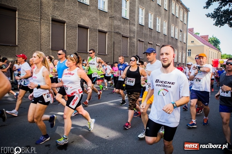 Zdjęcie w galerii na portalu naszraciborz.pl: Raciborski Bieg Bez Granic - dystans 10 kilometrów FOTOREPORTAŻ wiadomości z regionu