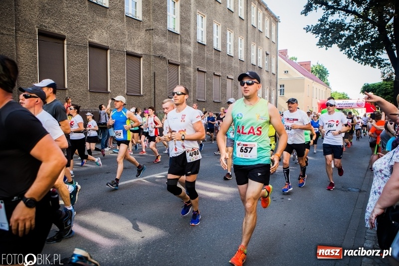 Zdjęcie w galerii na portalu naszraciborz.pl: Raciborski Bieg Bez Granic - dystans 10 kilometrów FOTOREPORTAŻ wiadomości z regionu