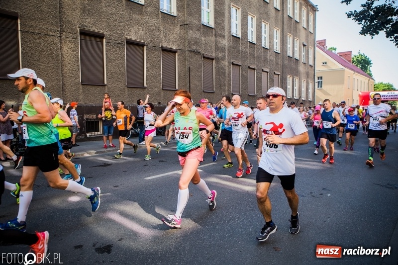 Zdjęcie w galerii na portalu naszraciborz.pl: Raciborski Bieg Bez Granic - dystans 10 kilometrów FOTOREPORTAŻ wiadomości z regionu