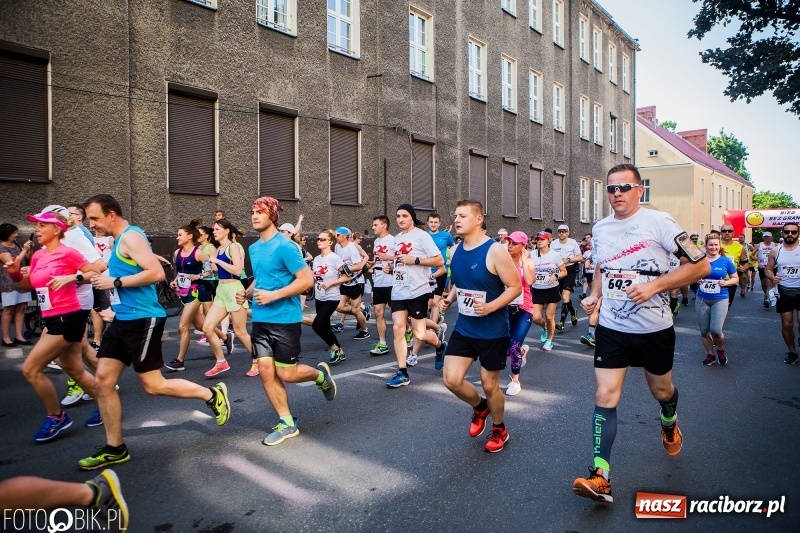Zdjęcie w galerii na portalu naszraciborz.pl: Raciborski Bieg Bez Granic - dystans 10 kilometrów FOTOREPORTAŻ wiadomości z regionu