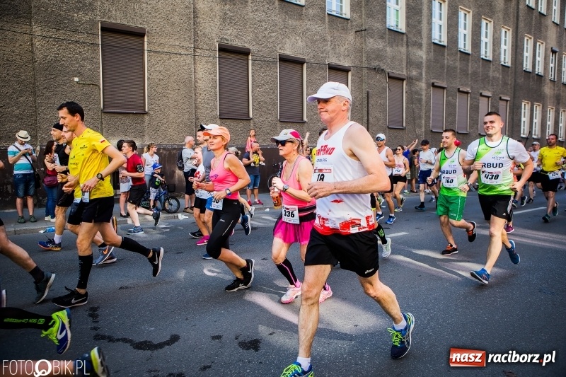 Zdjęcie w galerii na portalu naszraciborz.pl: Raciborski Bieg Bez Granic - dystans 10 kilometrów FOTOREPORTAŻ wiadomości z regionu